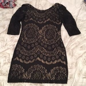 Stretchy lace overlay bodycon dress!